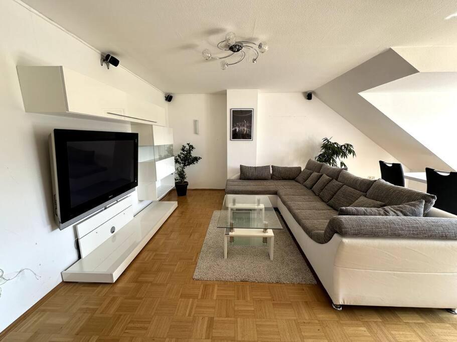 2-Zimmer-Wohnung Mit Balkon & Guter Anbindung In Aschaffenbourg Extérieur photo